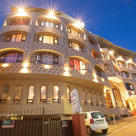 Devi Enterprises - Hotel Khems Ooty Buitenkant foto