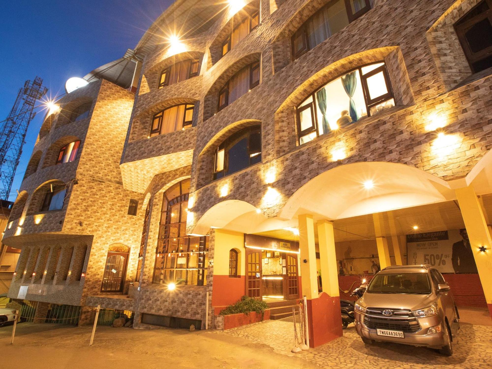 Devi Enterprises - Hotel Khems Ooty Buitenkant foto
