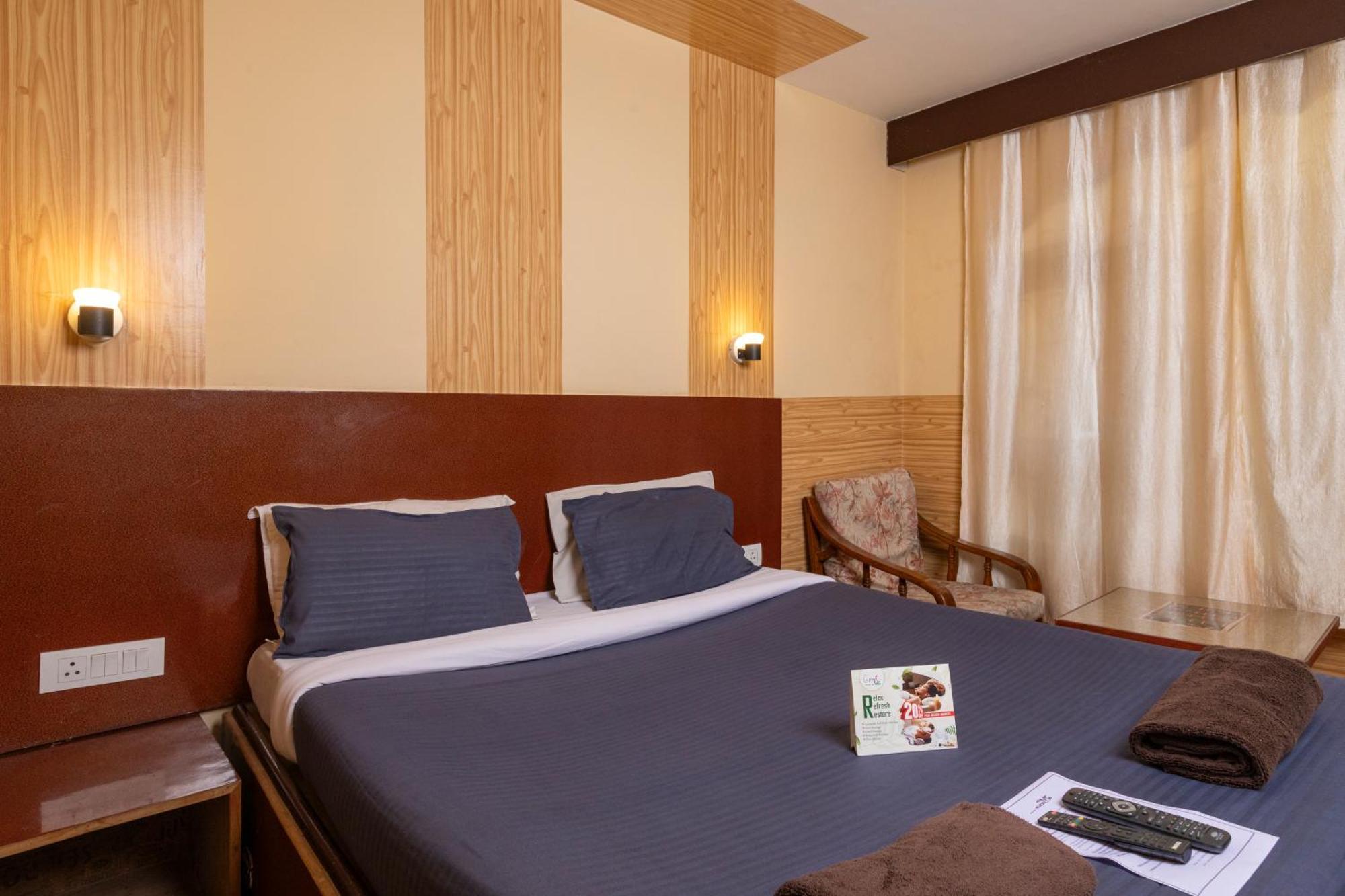 Devi Enterprises - Hotel Khems Ooty Buitenkant foto