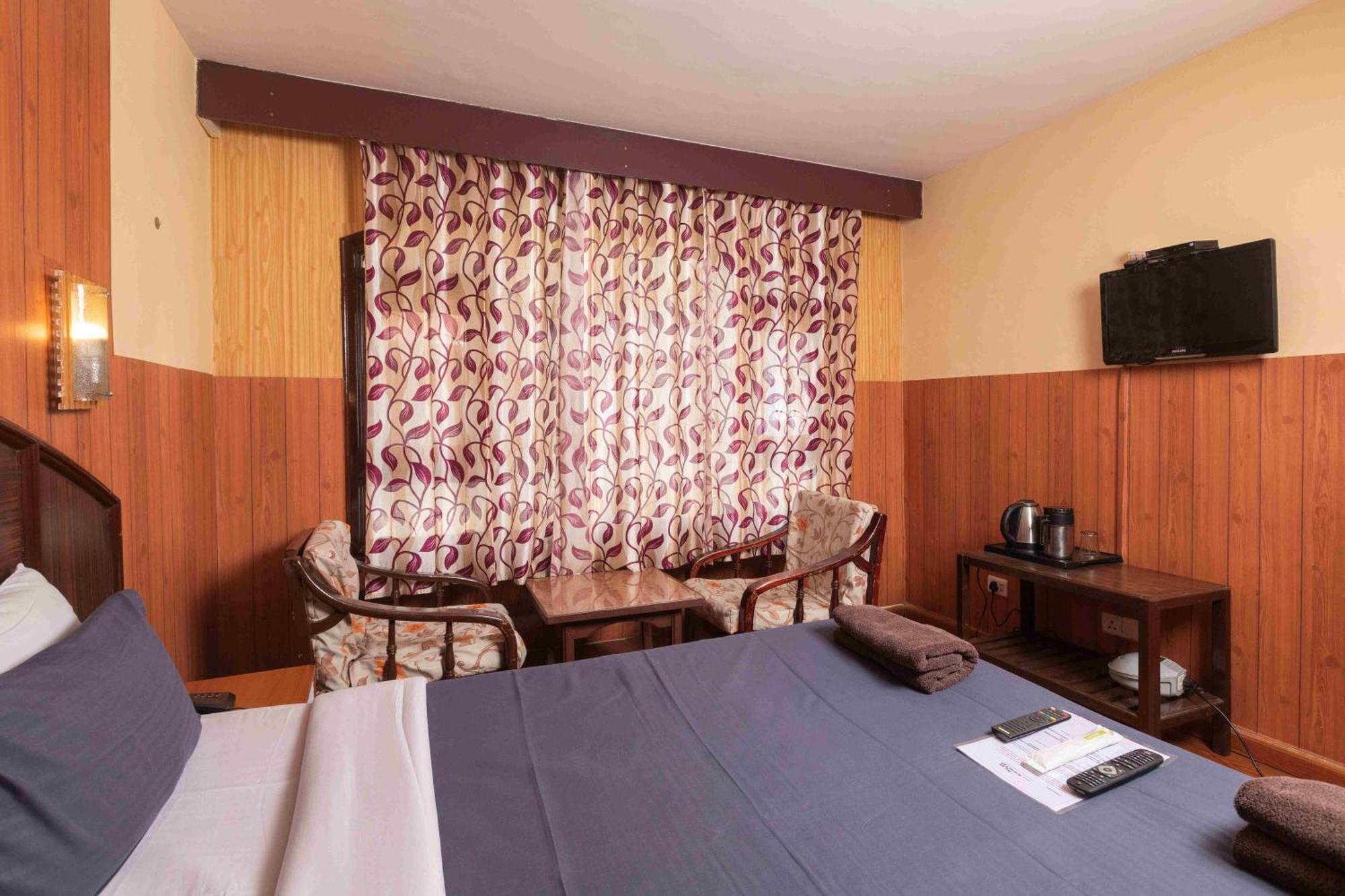 Devi Enterprises - Hotel Khems Ooty Buitenkant foto